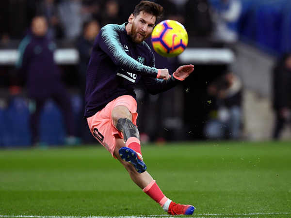 Hướng dẫn cách đá bóng hay và điêu luyện như huyền thoại Messi 