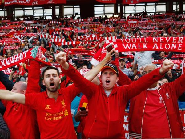 Tin bóng đá tối 15/8: Fan Liverpool nổi điên với ban lãnh đạo CLB