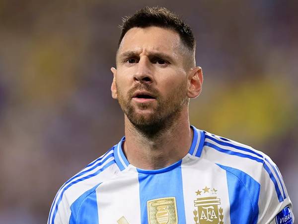 Lionel Messi là một trong những tiền đạo xuất sắc nhất lịch sử bóng đá