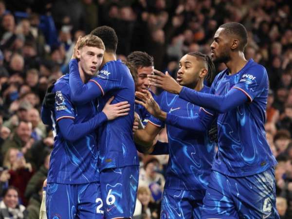 Bóng đá Anh: Chelsea vào Top 4 Ngoại hạng Anh