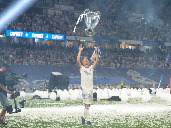 Tin BĐ: Luka Modric chia tay Real Madrid mở ra hành trình mới