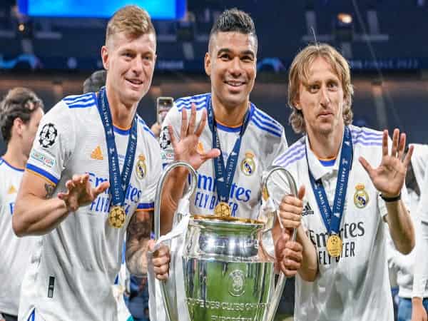 Ai sẽ thay thế Modric? Cuộc đua chuyển nhượng nóng bỏng