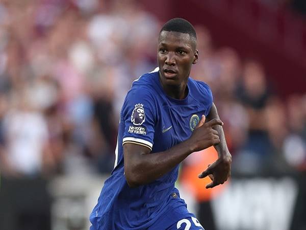 Tin Chelsea: The Blues chuẩn bị trói chân Moises Caicedo