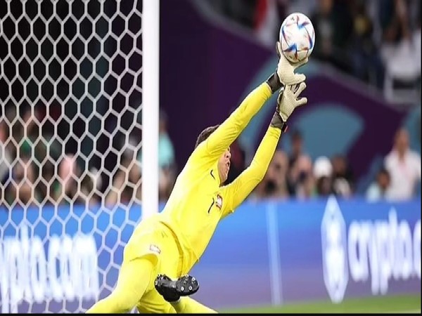 Luật chuyền về cho thủ môn Futsal: Kinh nghiệm xử lý bóng