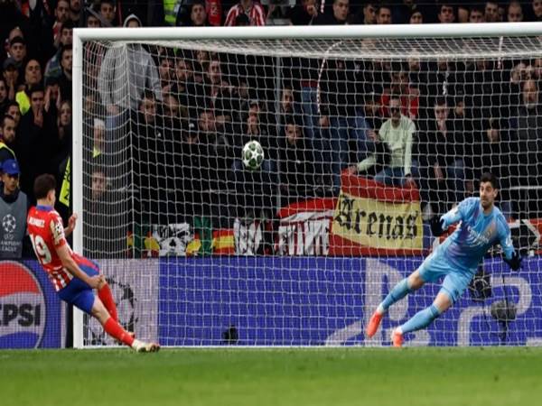Khi nào được đá lại phạt đền quy định mới nhất từ FIFA