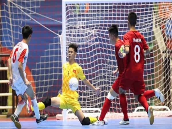 Tác động của luật chuyền về tới chiến thuật và tâm lý thủ môn futsal