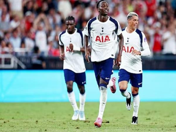 Tin CLB Arsenal: Du đấu kết thúc bằng nỗi lo chấn thương