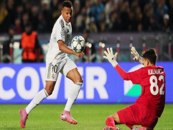 Tin C1: Mbappe lập hat-trick, Real Madrid thị uy sức mạnh