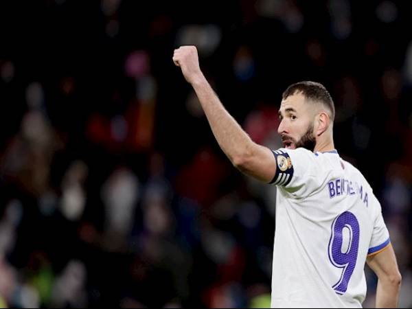 Benzema với chiếc áo số 9 ở Real Madrid