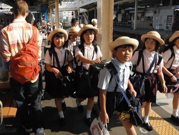 Nằm mơ thấy mình đi học có điềm báo gì tốt hay xấu?