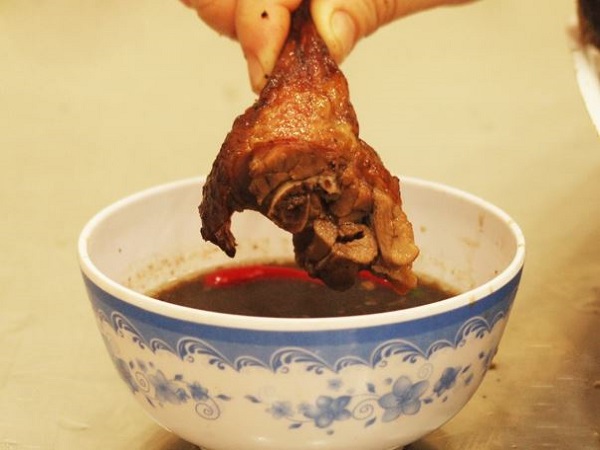 Giải mã chi tiết các giấc mơ thấy ăn thịt vịt